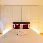 Central Soho Loft With A C & Concierge