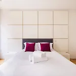 Central Soho Loft With A C & Concierge