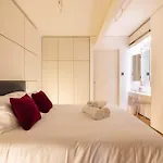 Central Soho Loft With A C & Concierge